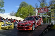 Rallye Český Krumlov: Dojezd posádek do cíle soutěže - Liška / Jugas